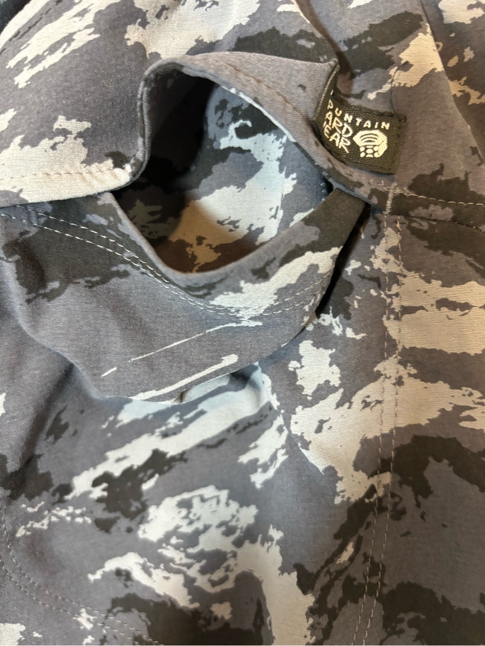 Mountain Hardwear women’s Blue-Gray Camouflage Dress Pants - Picture 4 of 5